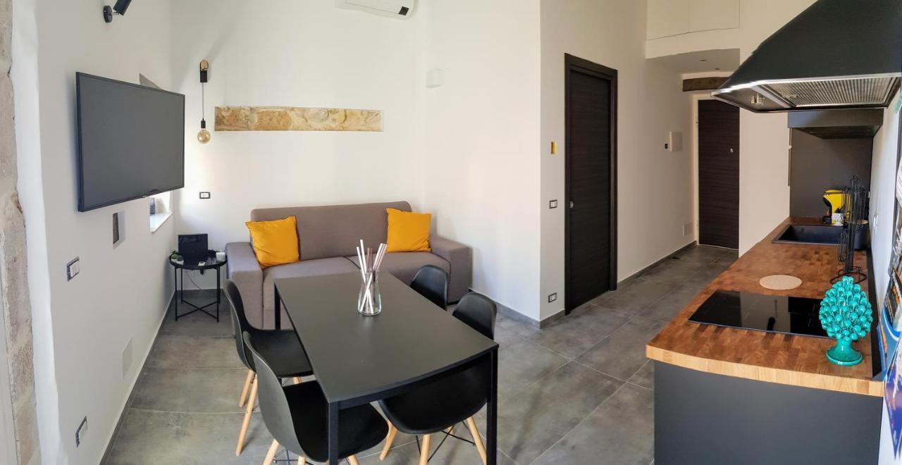 Cavour 45 - Ortigia Apartments Syracuse Esterno foto
