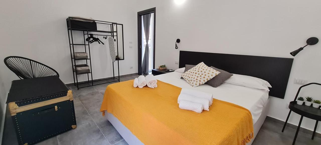 Cavour 45 - Ortigia Apartments Syracuse Esterno foto