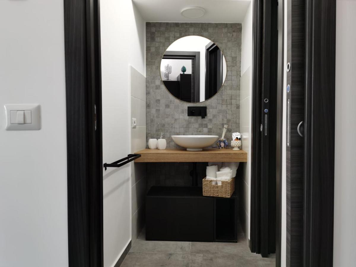 Cavour 45 - Ortigia Apartments Syracuse Esterno foto