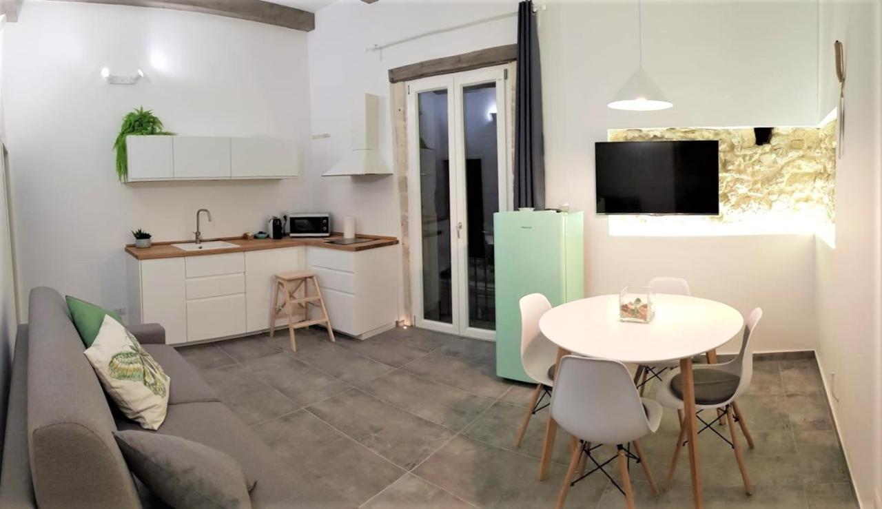 Cavour 45 - Ortigia Apartments Syracuse Esterno foto
