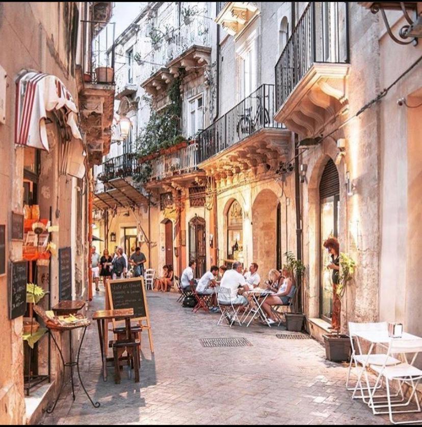 Cavour 45 - Ortigia Apartments Syracuse Esterno foto